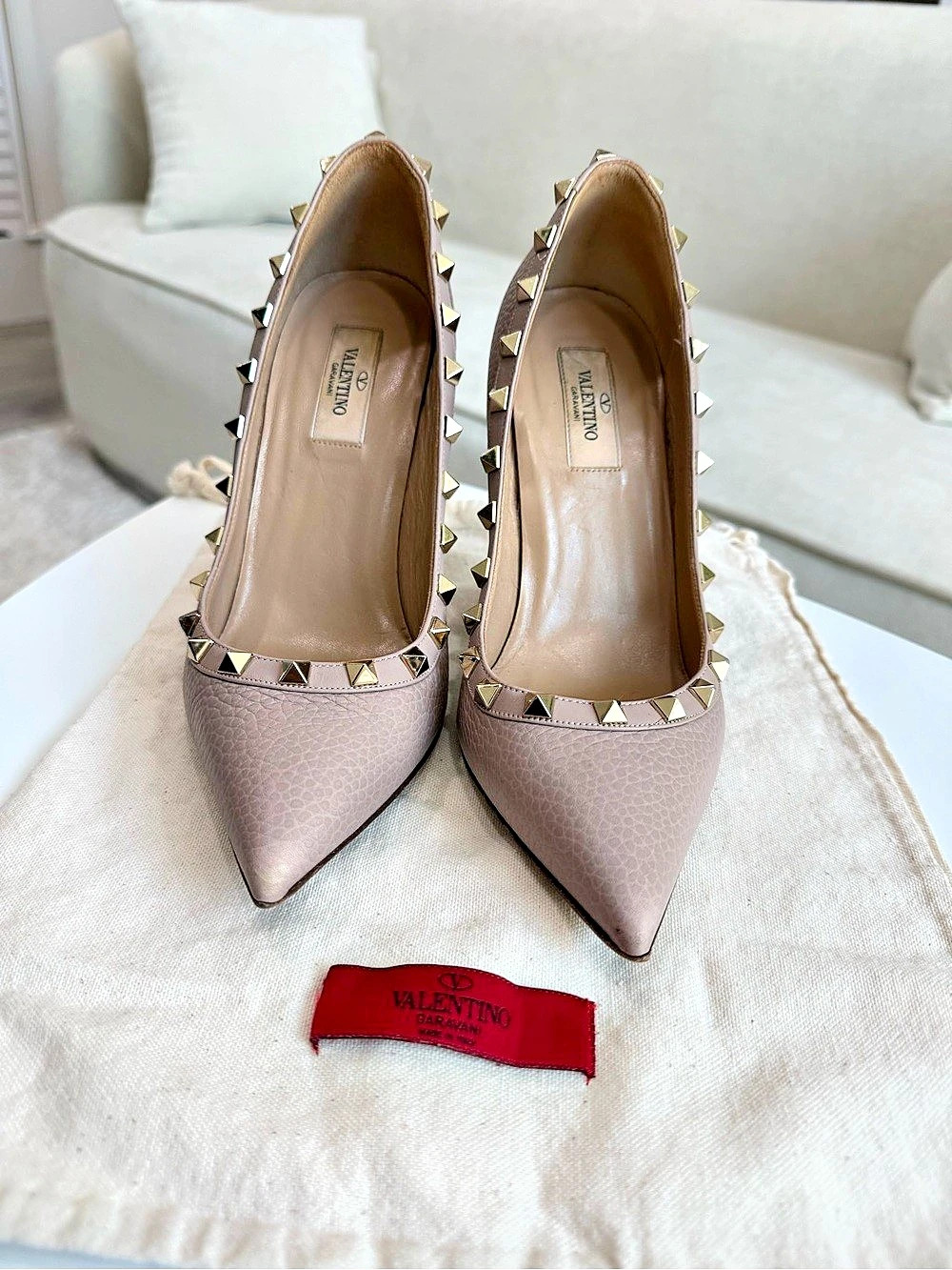 AUTHENTIC* Valentino Garavani Rockstud 100 Poudre Nude Leather Pumps EU 38